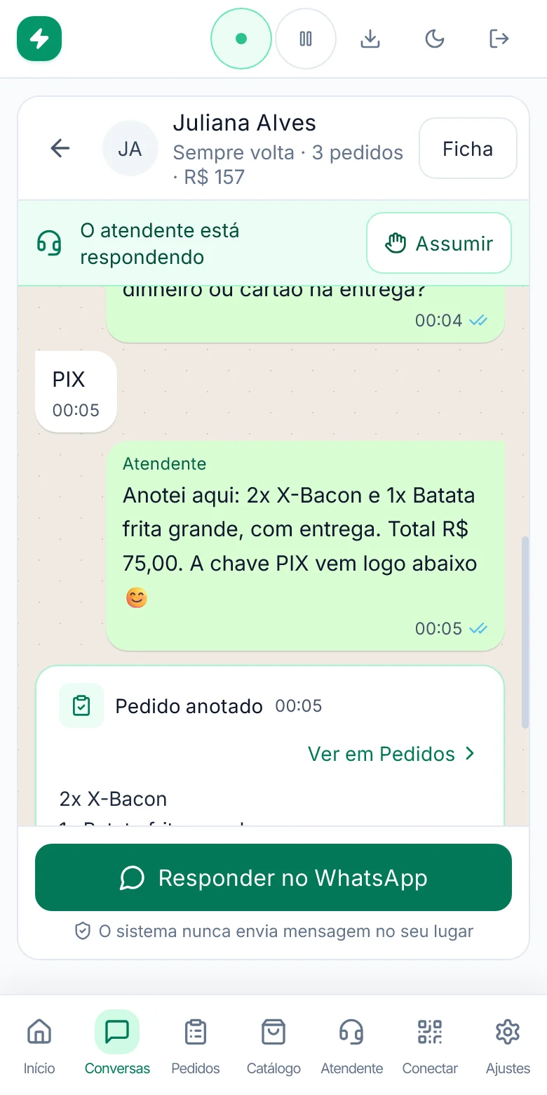 Uma conversa em que o atendente anotou um pedido de dois X-Bacon e uma batata, com entrega e PIX